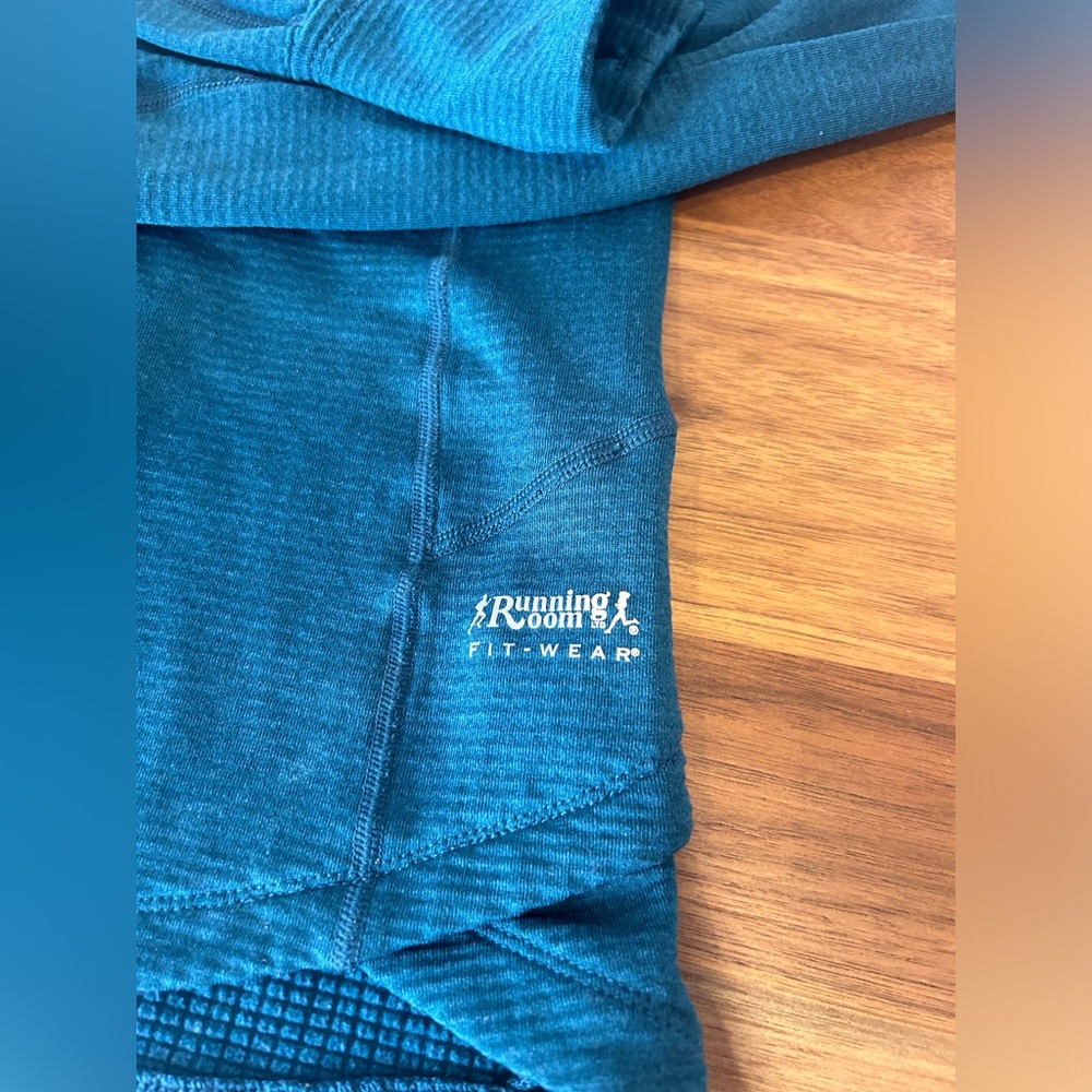 Winter Running Top - Picture 2 of 6